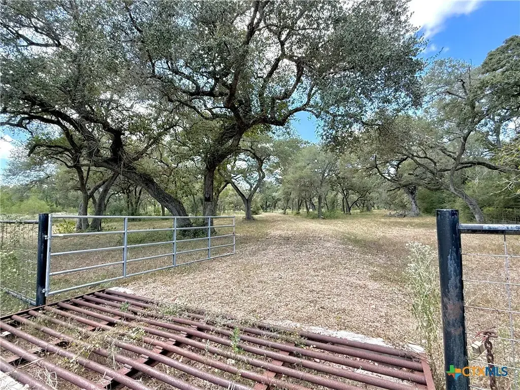 4668 Old Hwy Rd, Inez