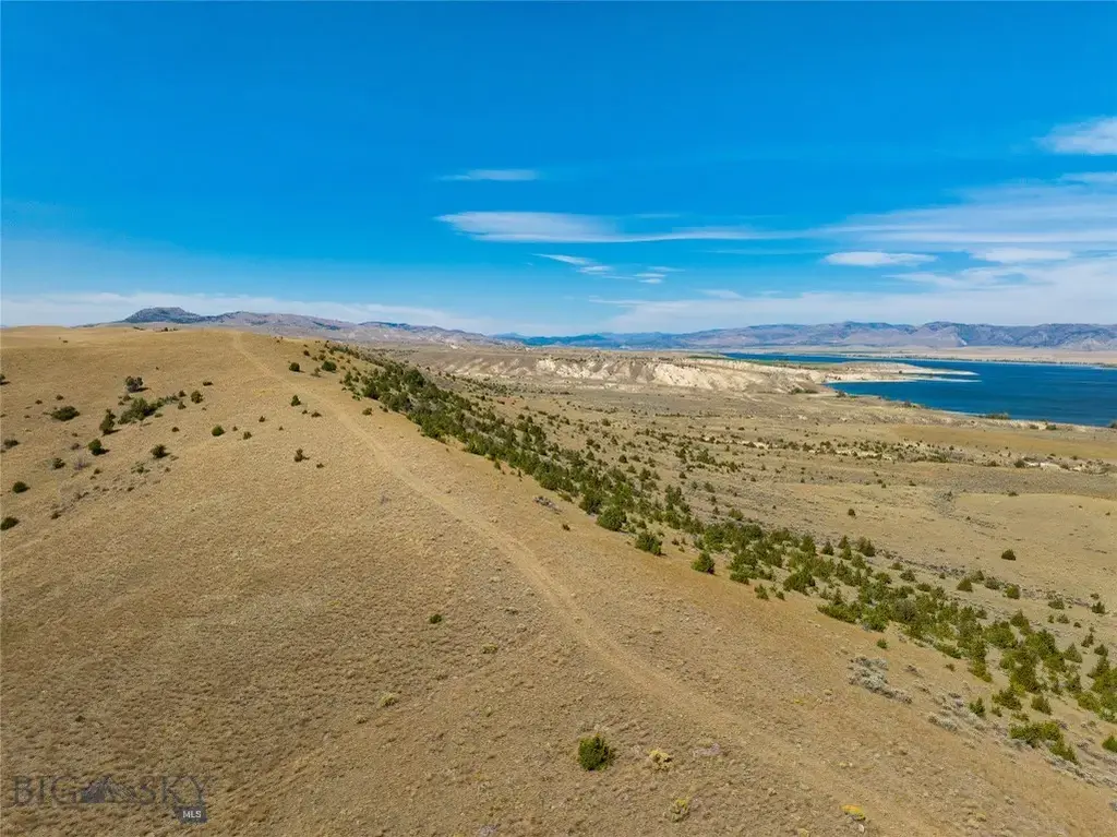 1b Open Range Trail, Winston