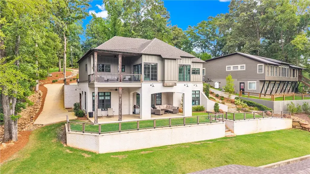 744 Lakeshore Dr, Jacksons Gap