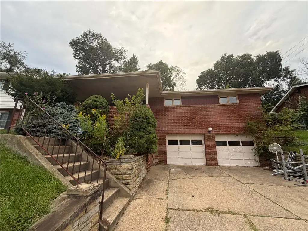 311 Larch Lane , Castle Shannon