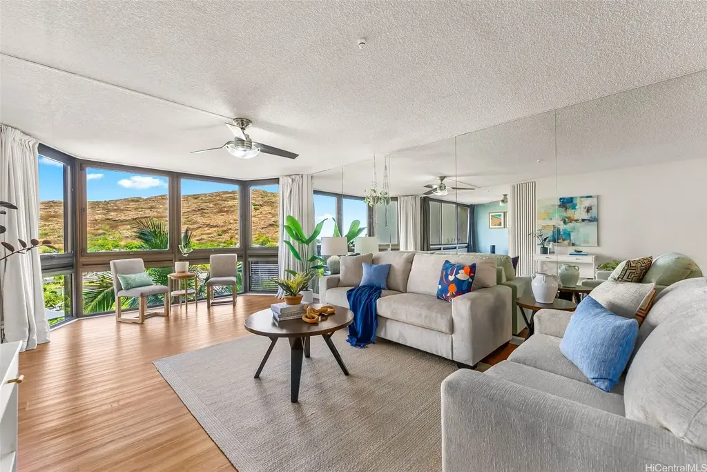 (unit #1/7h) 501 Hahaione Street, Honolulu