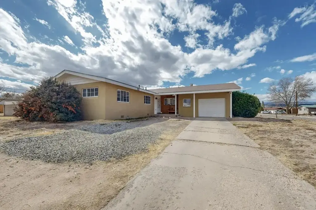 612 Valley Drive, Espanola