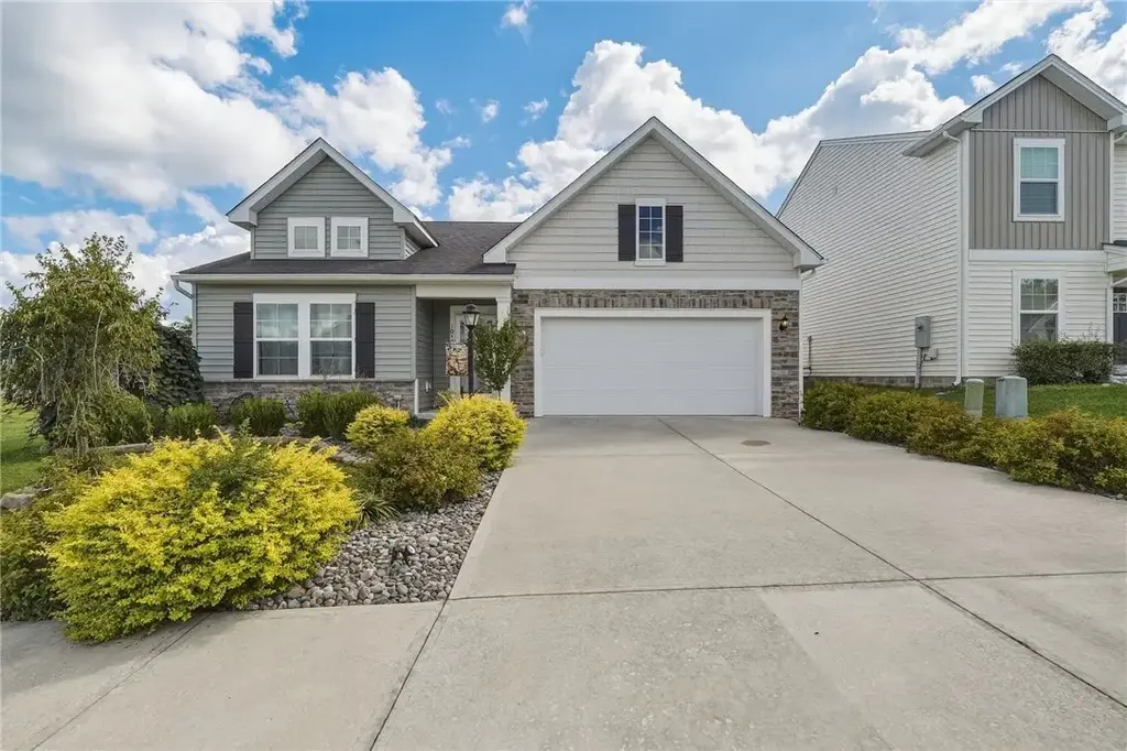 1040 Colonial Drive, Uniontown