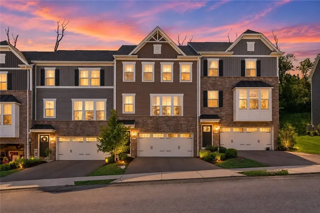 458 Greenwood Drive , Canonsburg