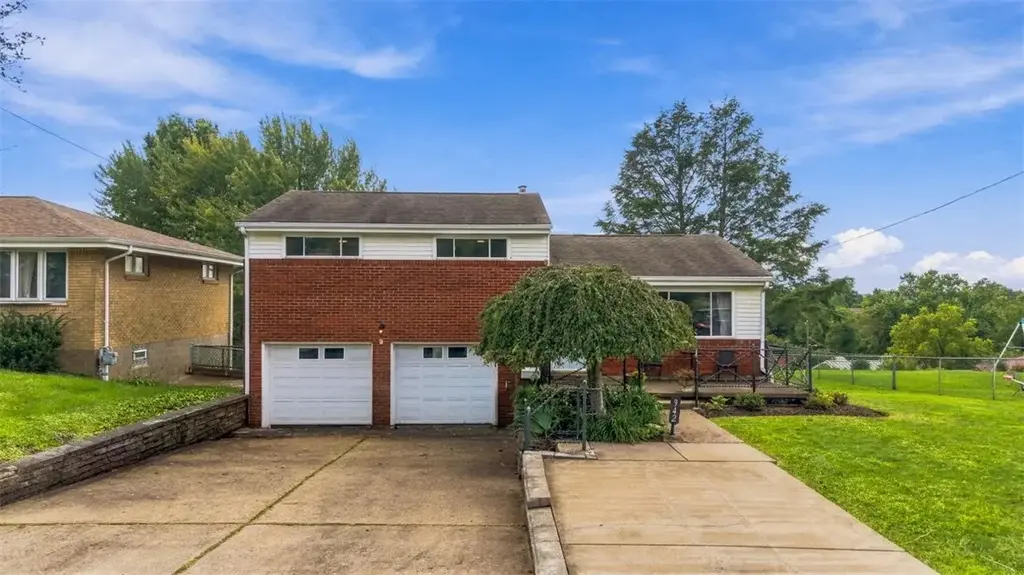 942 Lindsay Road , Scott