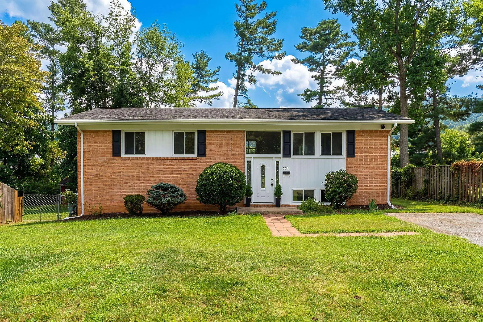 924 Washington Ave, Waynesboro