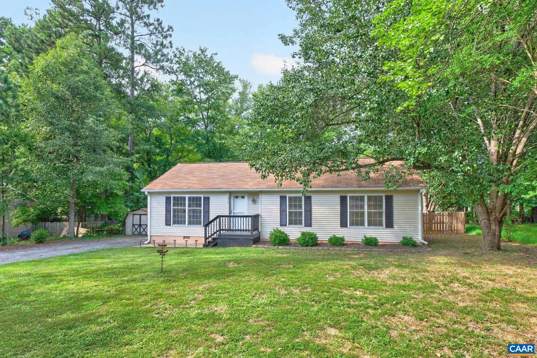 573 Jefferson Dr, Palmyra