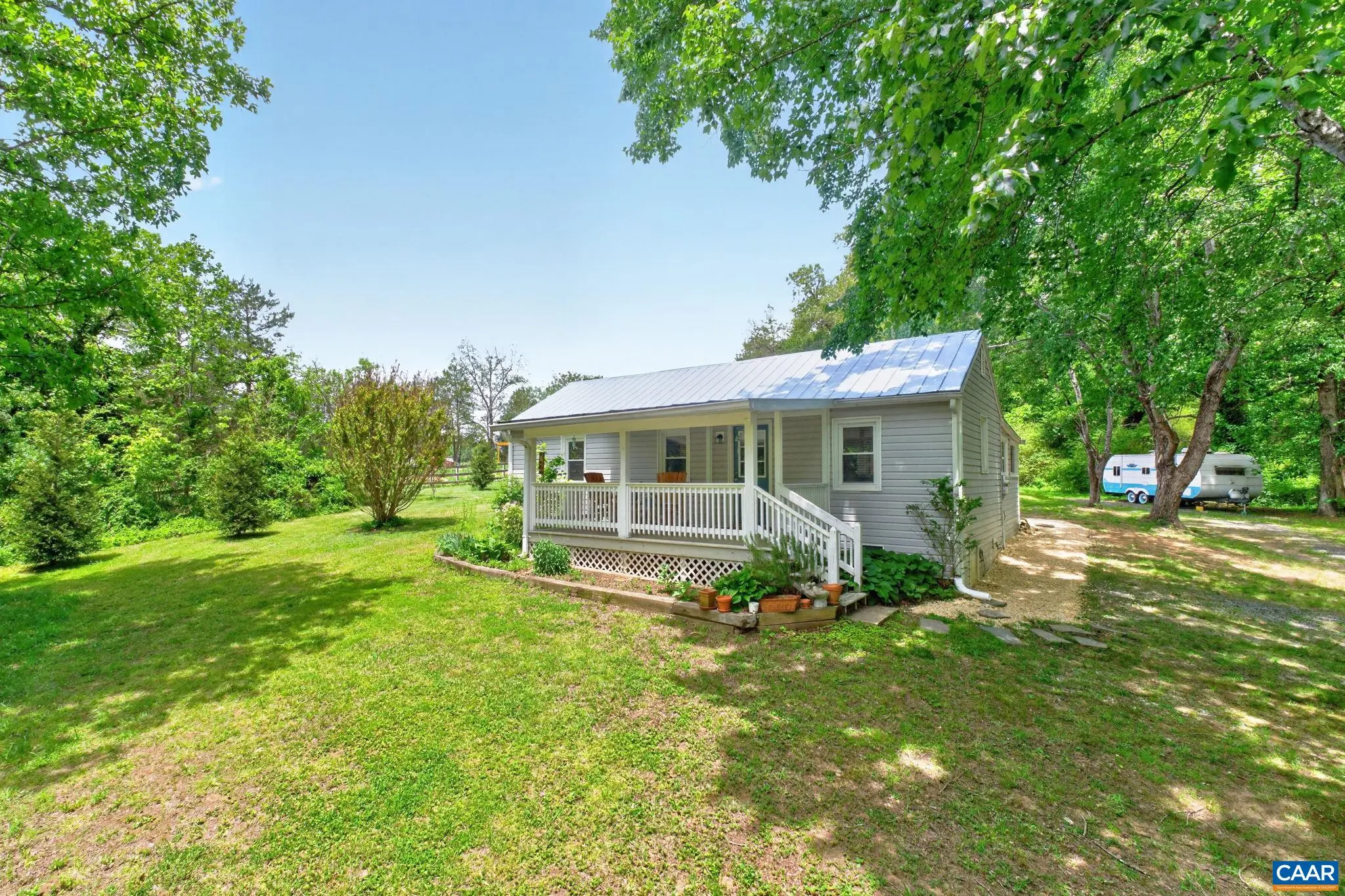 3867 Rolling Rd, Scottsville