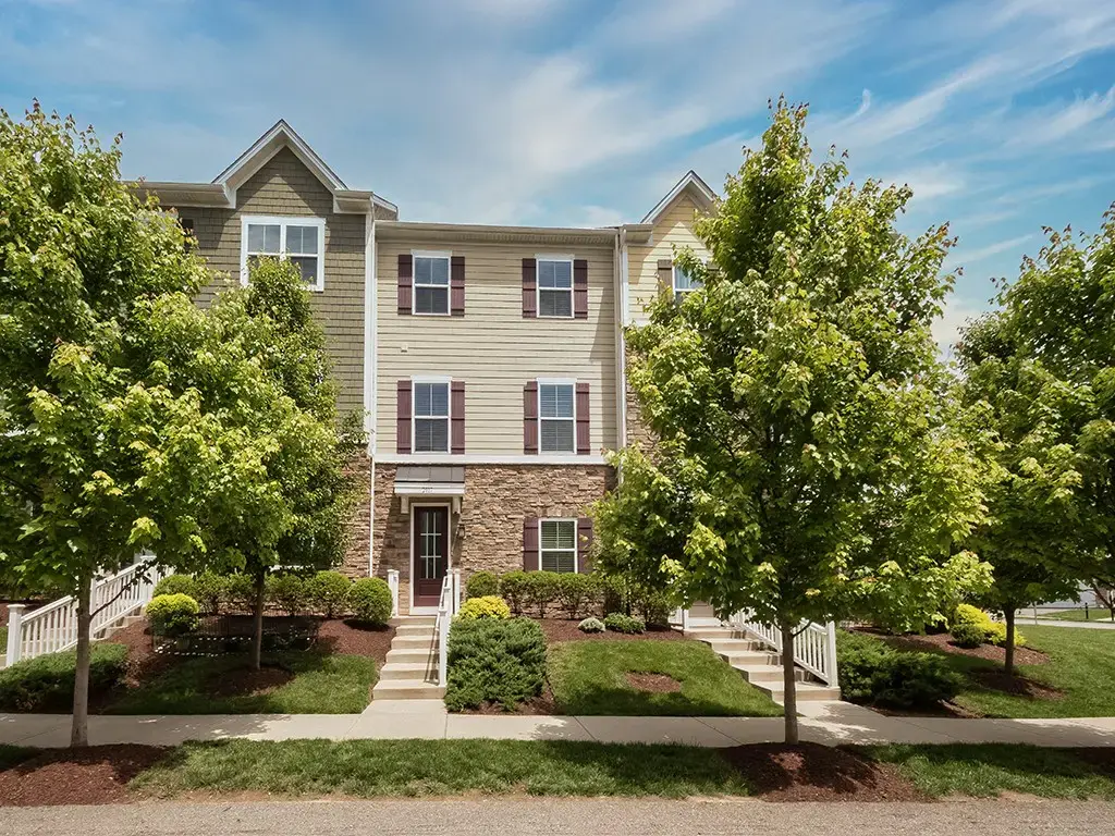 2017 Hemlock Lane , Marshall