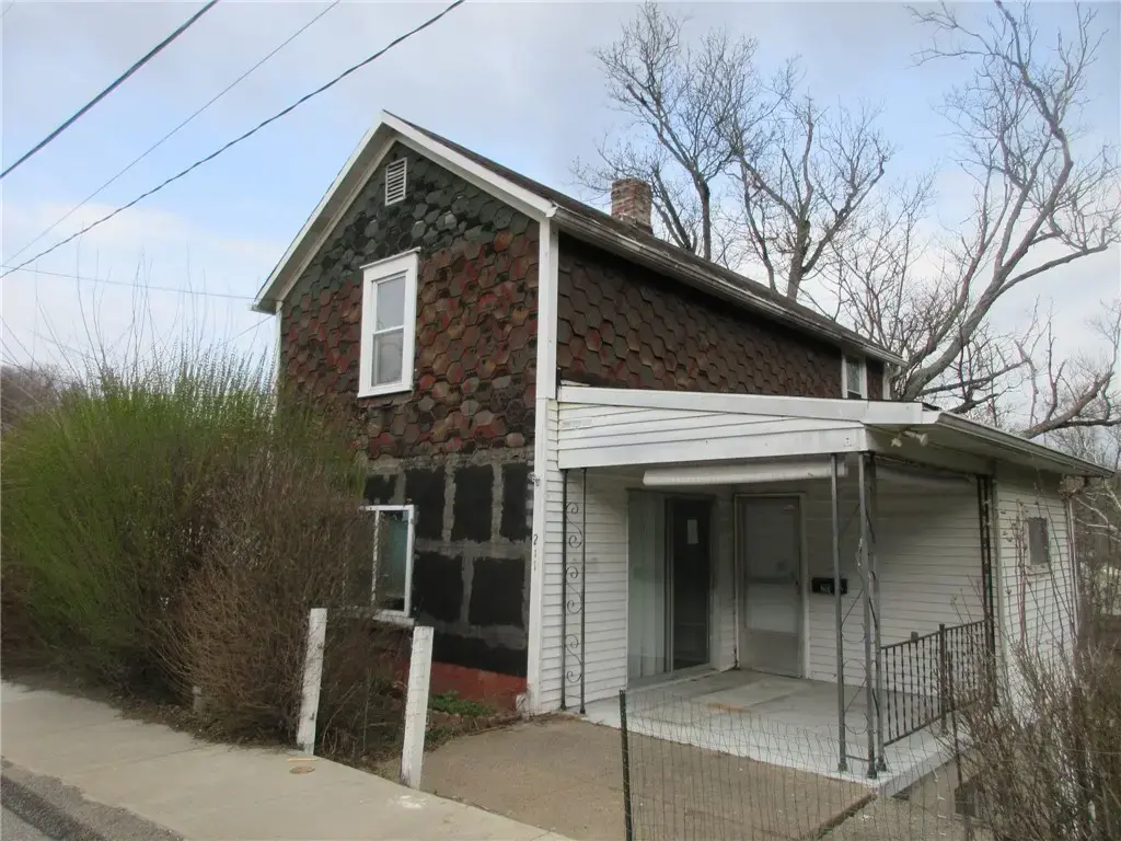 211 Main Street , Bentleyville