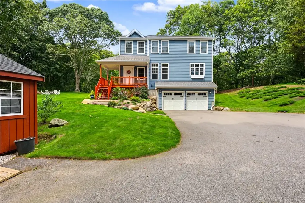 19 Sycamore Dr, Westerly