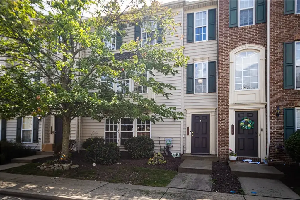 502 Garden Way, Pine