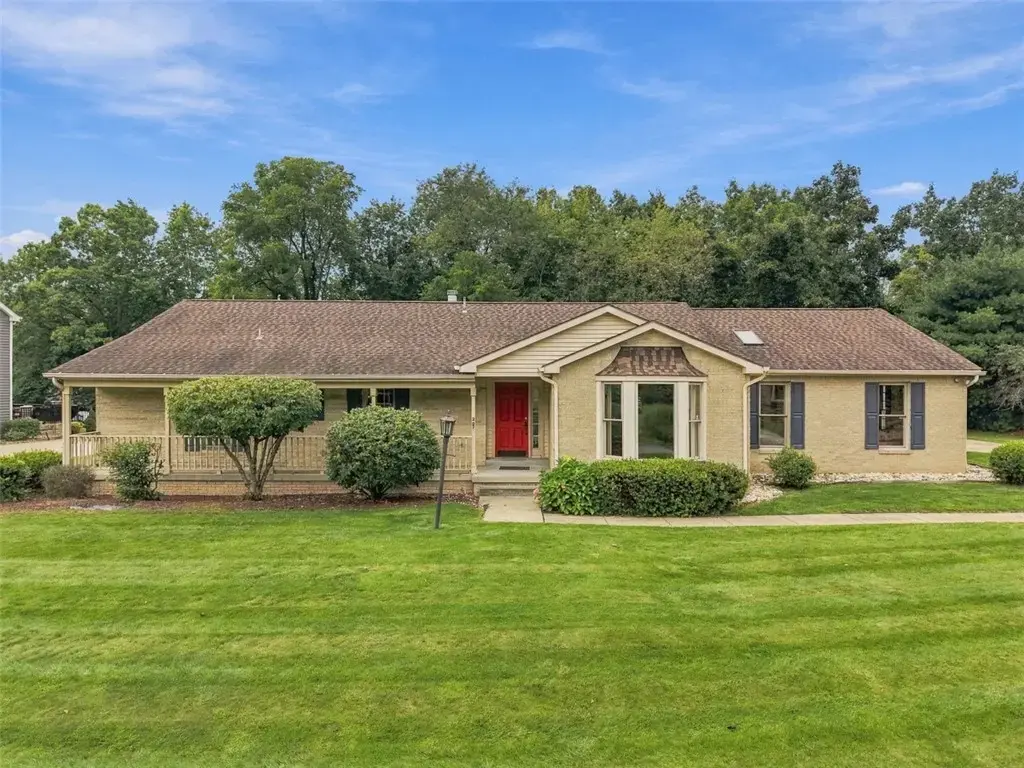 202 Elmhurst Circle, Cranberry