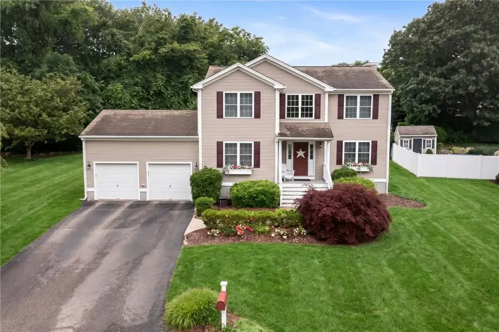 104 Birchwood Dr, South Kingstown