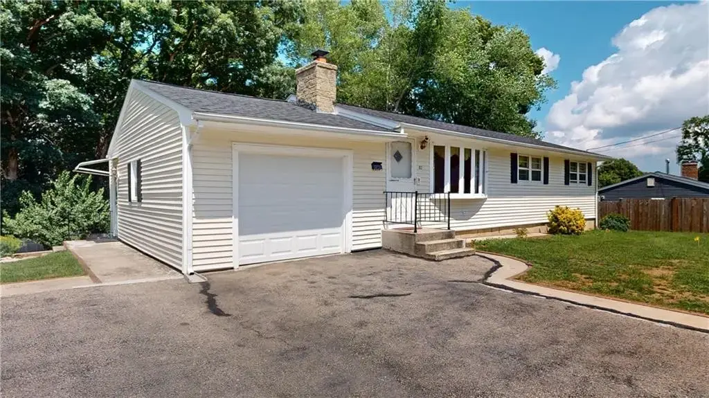 52 Atlantic Ave, West Warwick