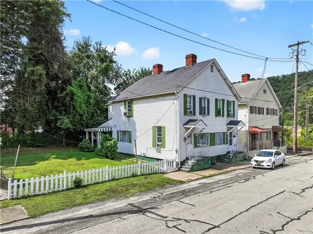 102,104,106,108 9th Street, Monongahela
