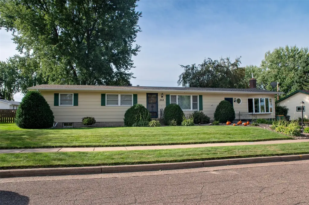 242 E Tyler Avenue, Fall Creek