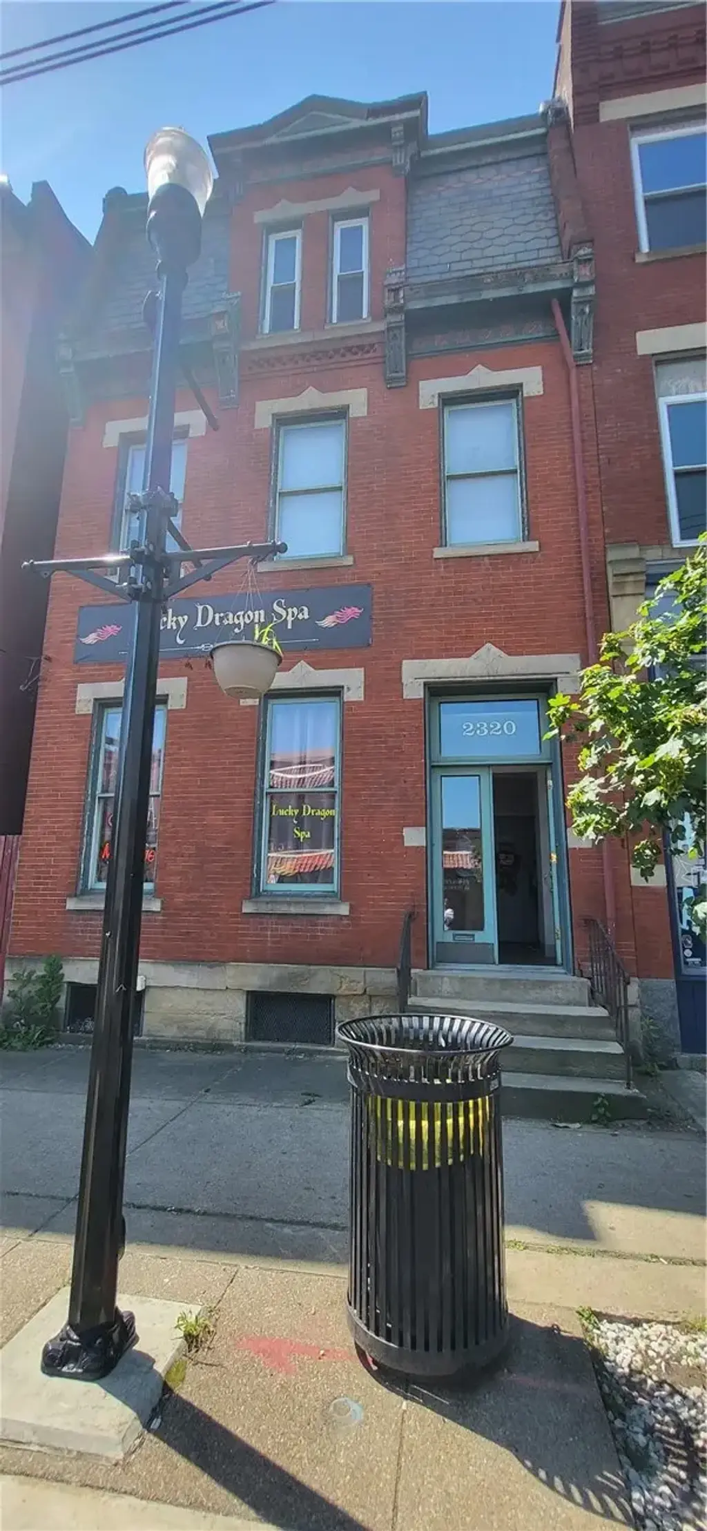2320 Carson, South Side