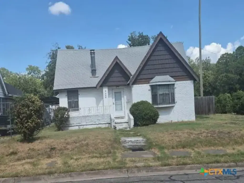 1001 N 21st Street, Waco