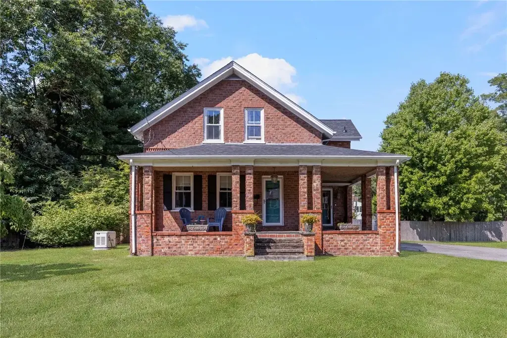 248 New Meadow Rd, Barrington