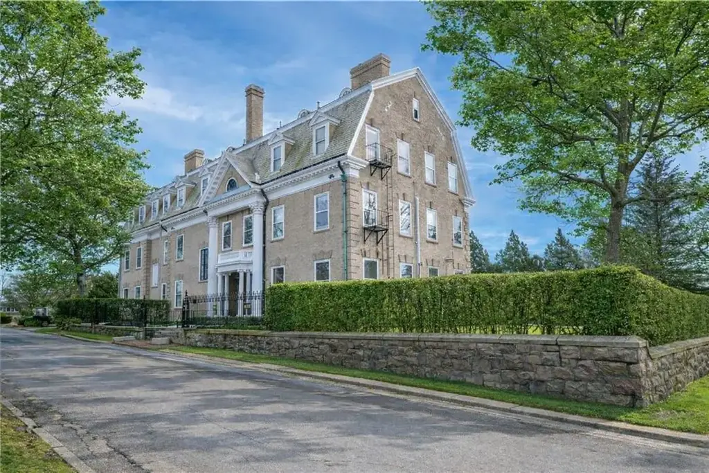 1 Oakwood Ter # 7, Newport