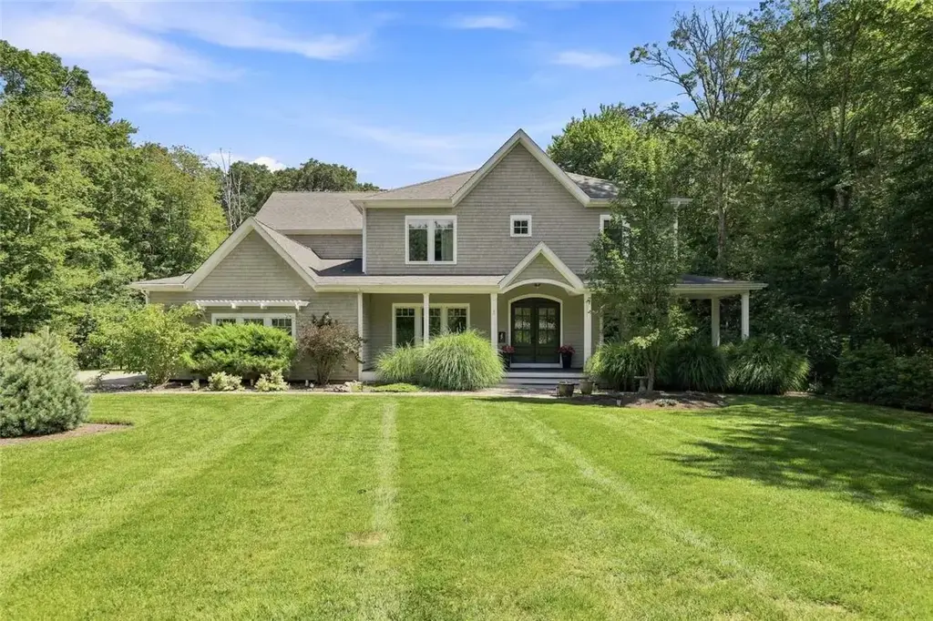 250 West Reach Dr, Jamestown