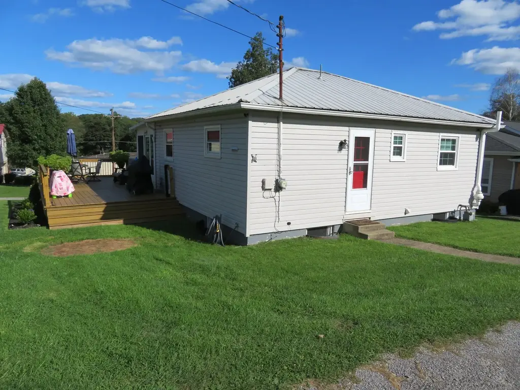 515 Clydesdale Avenue, Ellport Boro