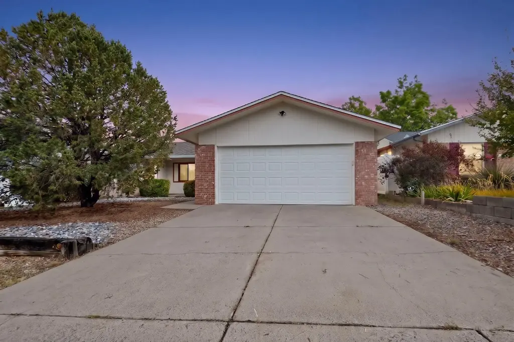 8121 Irwin Street Ne, Albuquerque