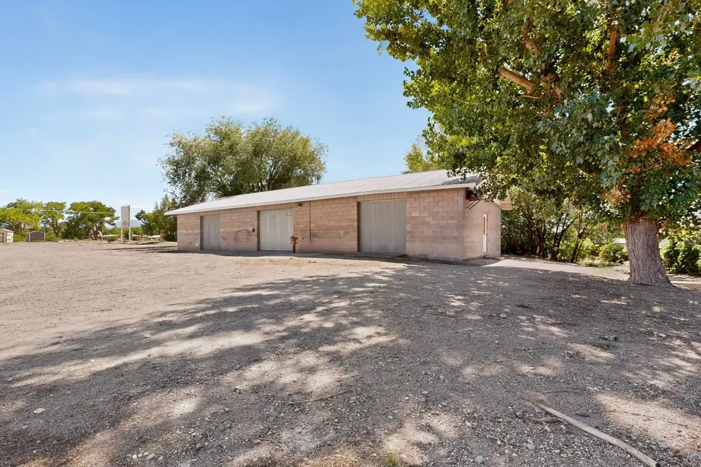 2116 N Riverside Drive N, Espanola
