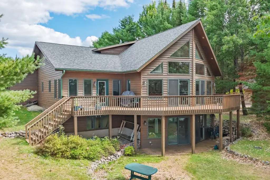 2437 Spirit Lake Ln, Eagle River