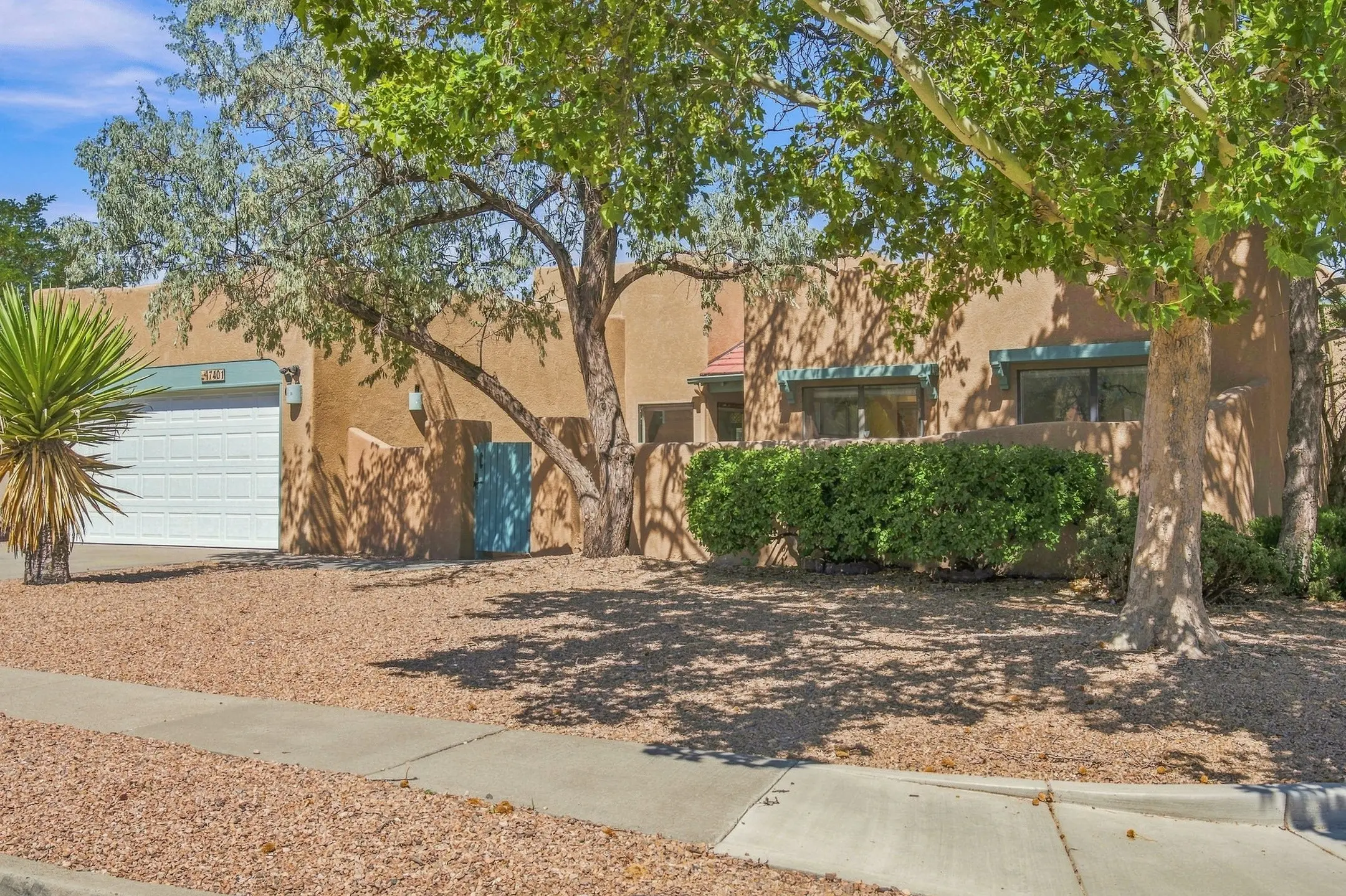 7401 Saratoga Lane, Santa Fe