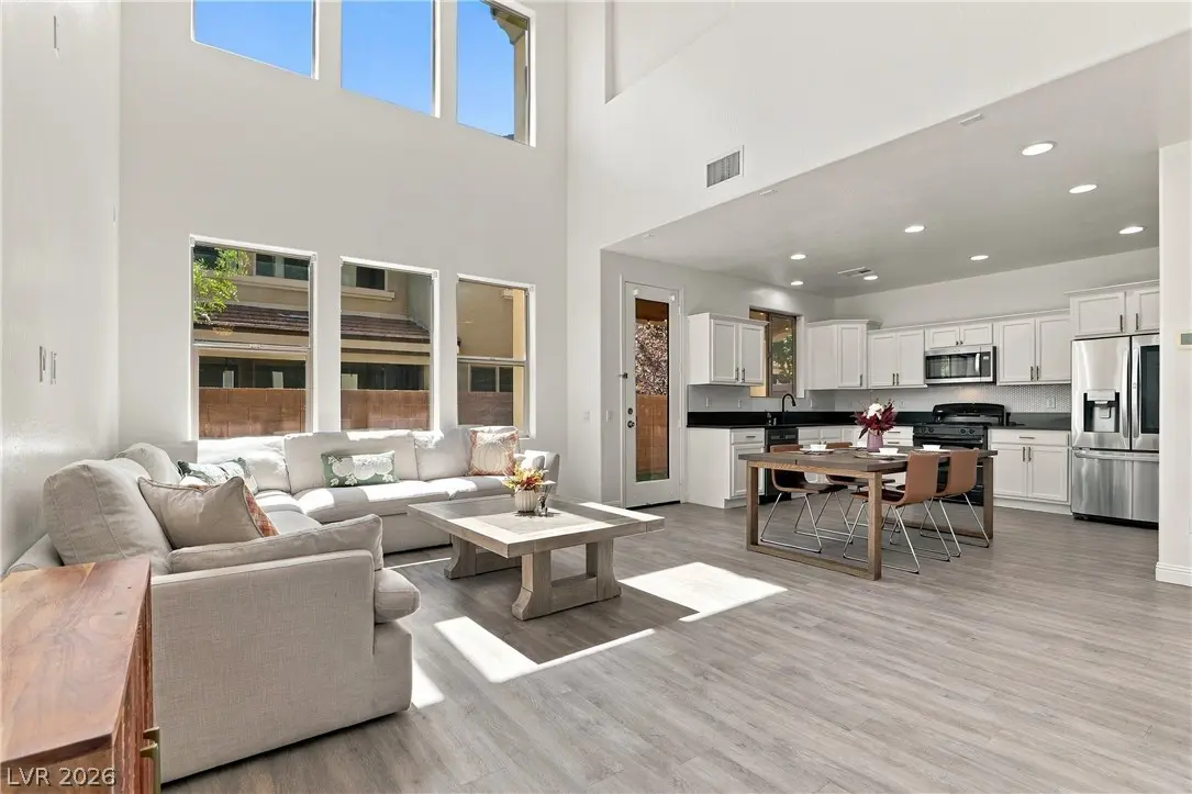 11235 Almador Vista Court, Las Vegas