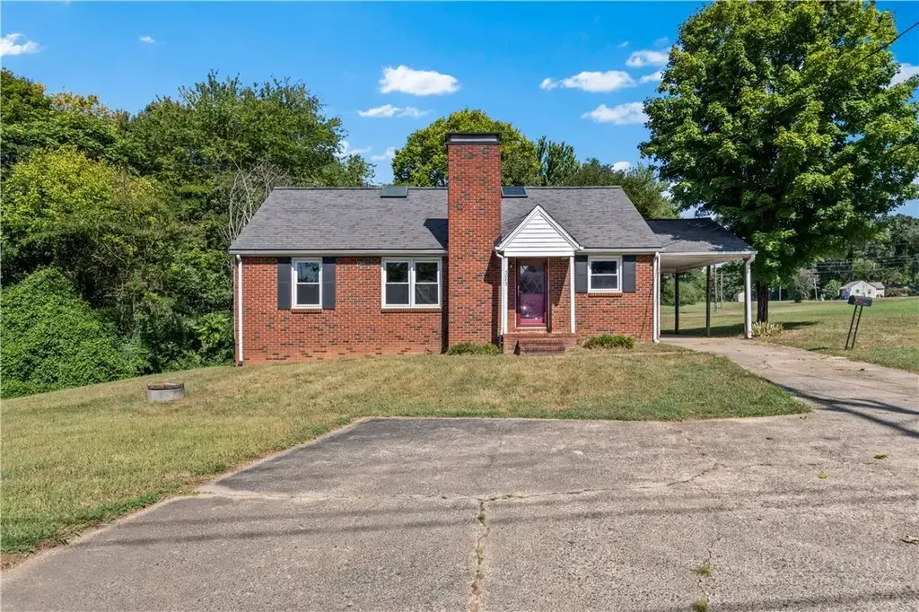 5035 Shattalon Drive, Winston Salem