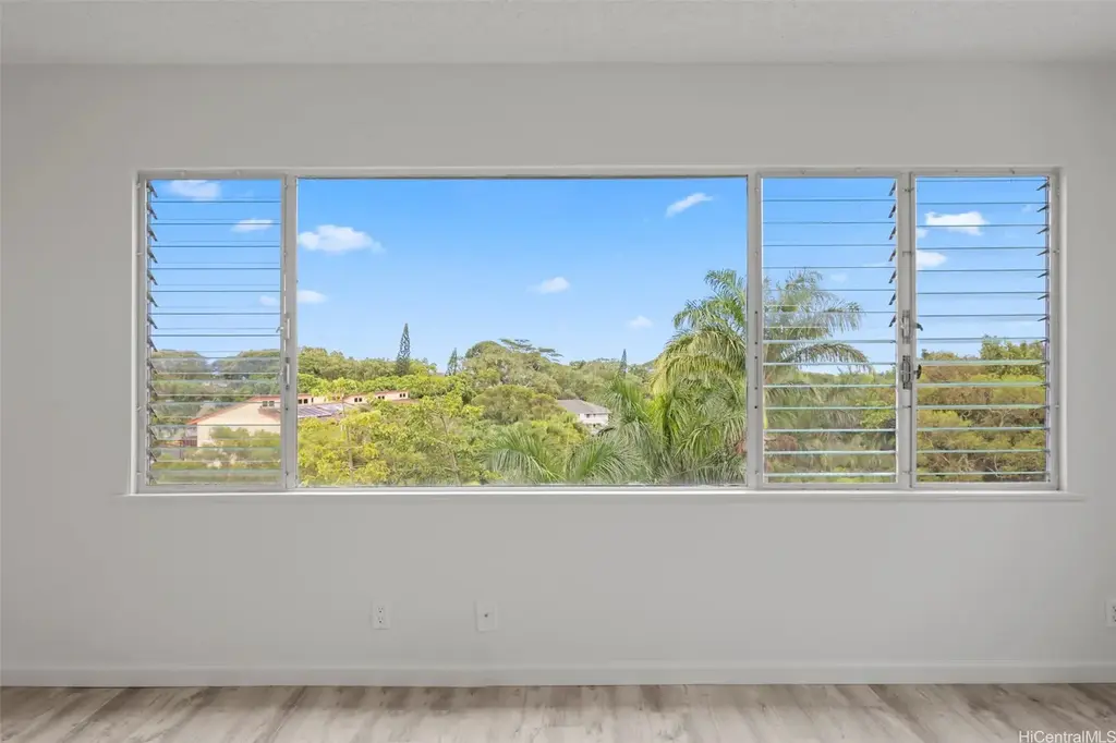 (unit #e212) 46-271 Kahuhipa Street, Kaneohe