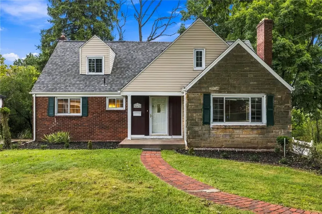 447 Old Clairton Road , Pleasant Hills