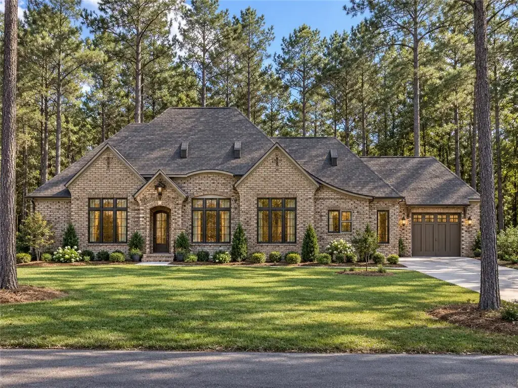 2600 Greenbriar Ln, Auburn