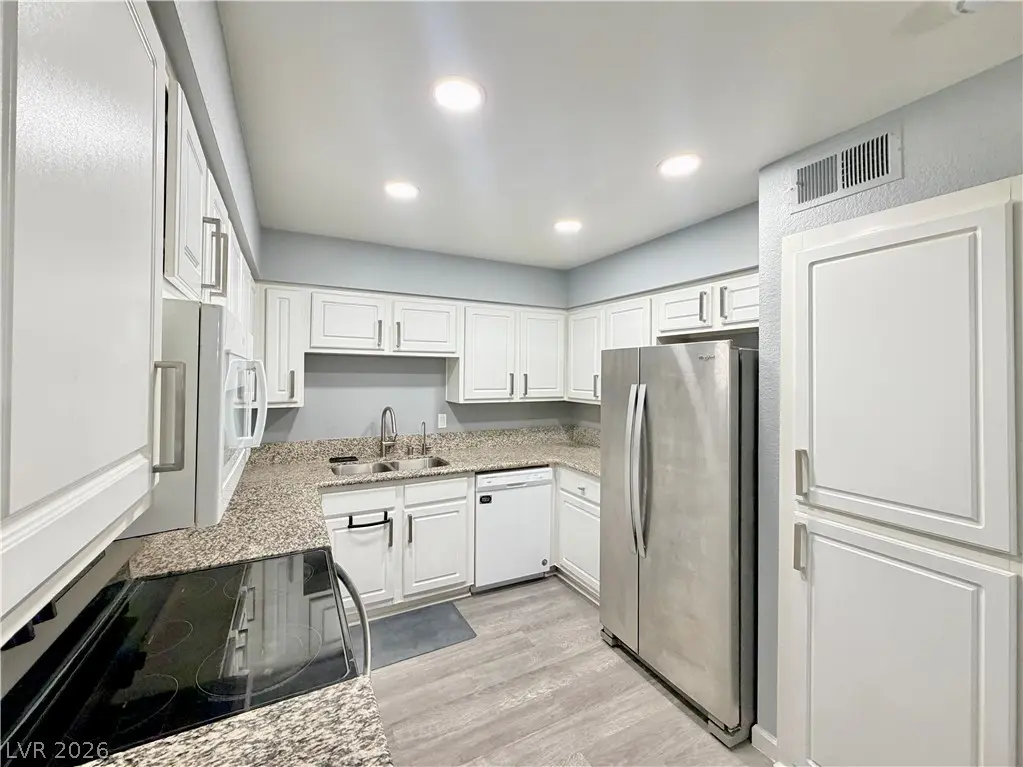 3151 Soaring Gulls Drive 2192, Las Vegas