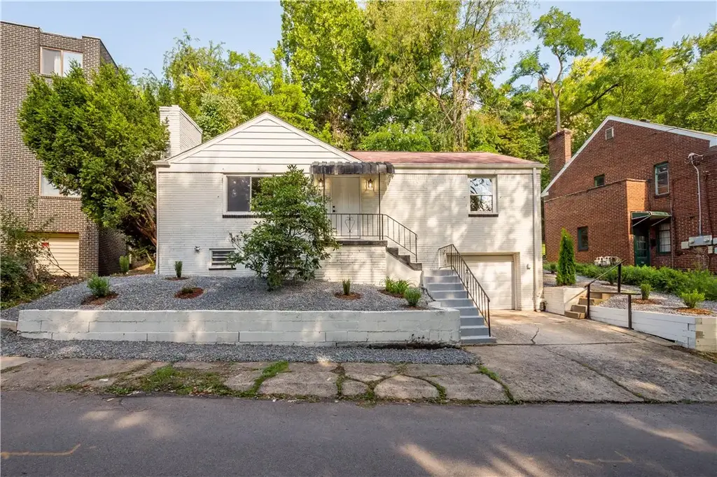 213 Oak Street , Avalon