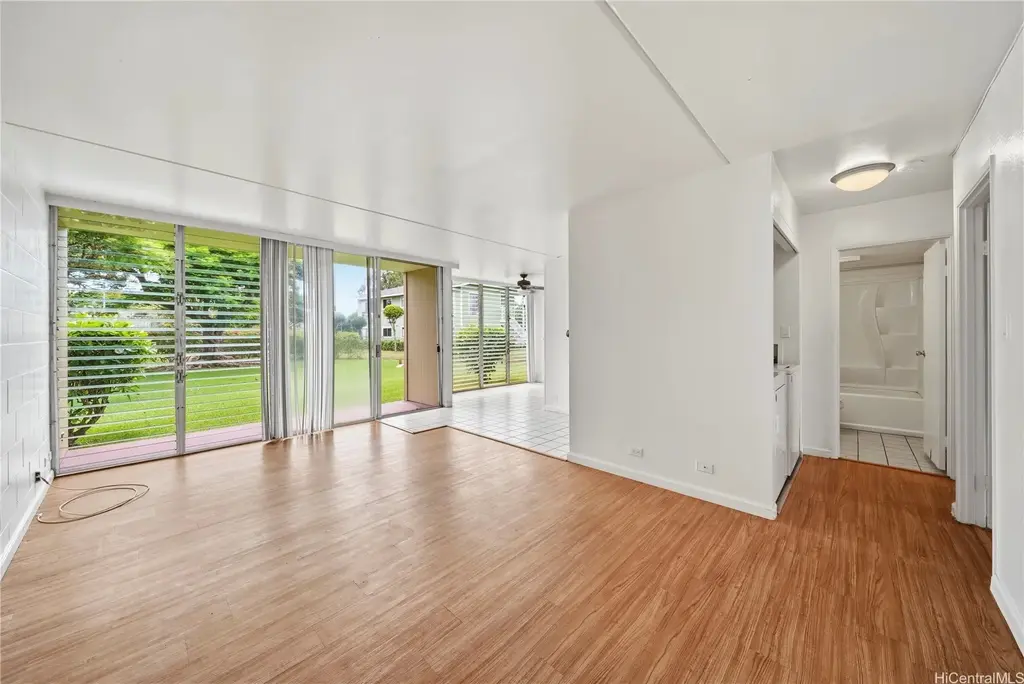 (unit #114) 94-349 Hokuahiahi Street, Mililani