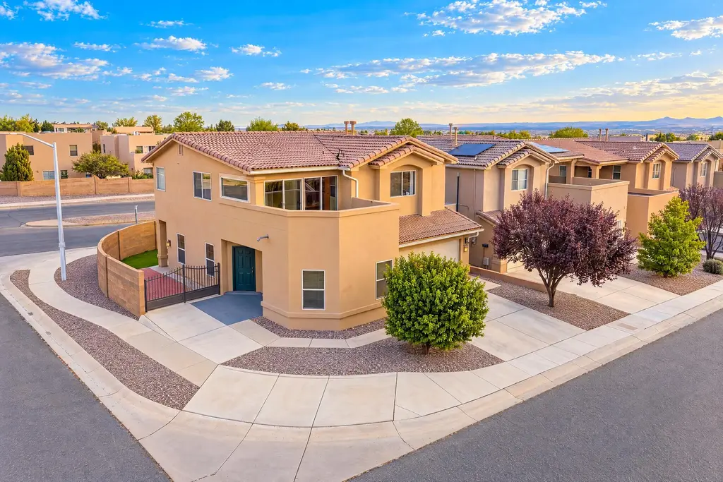7336 Dancing Eagle Avenue Ne, Albuquerque