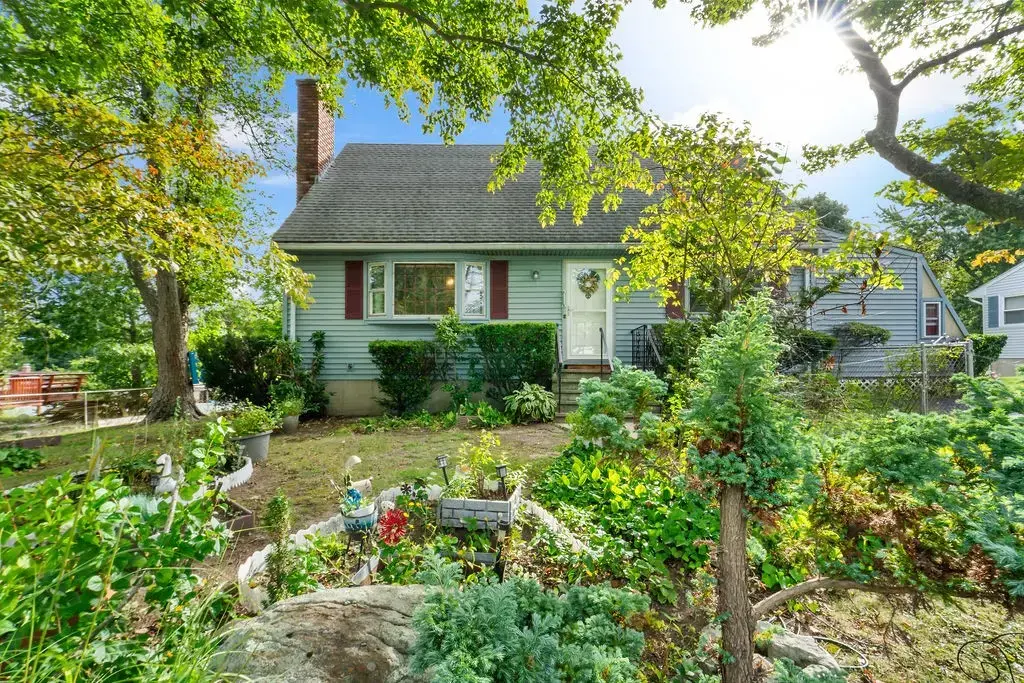 7 Charlotte Dr, Bristol
