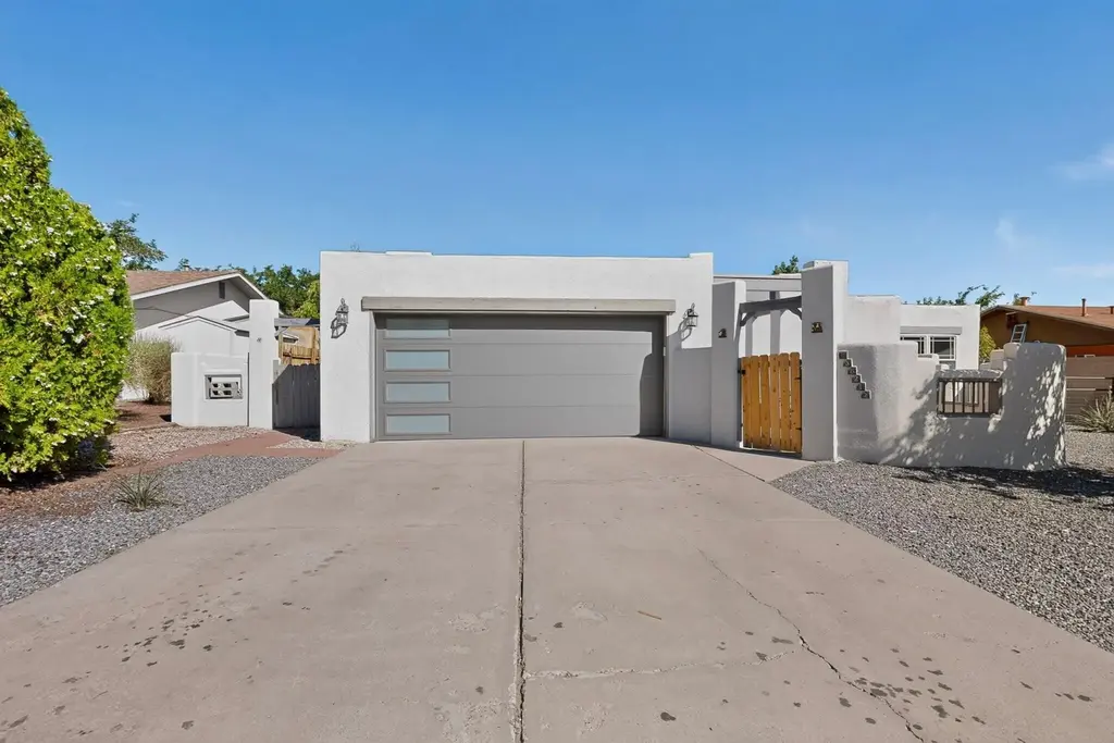 5821 Stratford Avenue Nw, Albuquerque