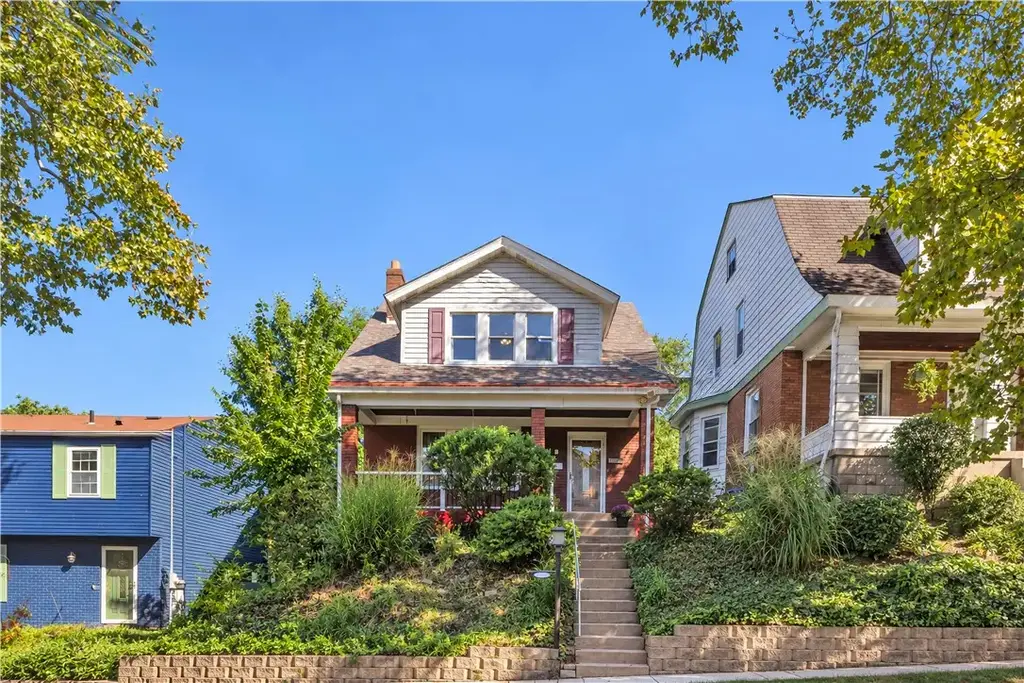1112 Pemberton Street , Brighton Heights