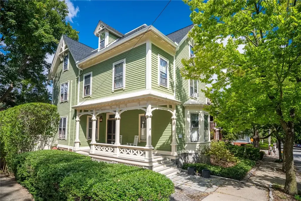 24 Barnes St, Providence