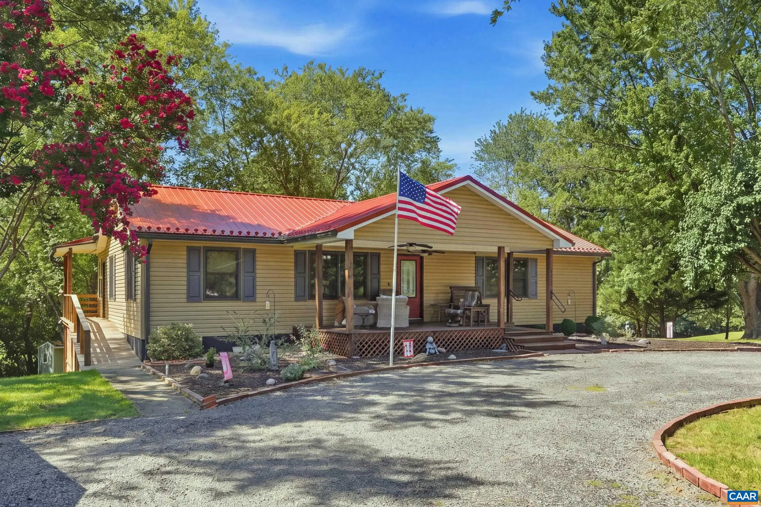 110 Patrick Henry Dr, Louisa