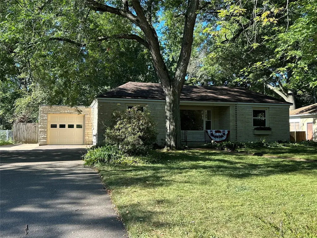 649 Putnam Drive, Eau Claire