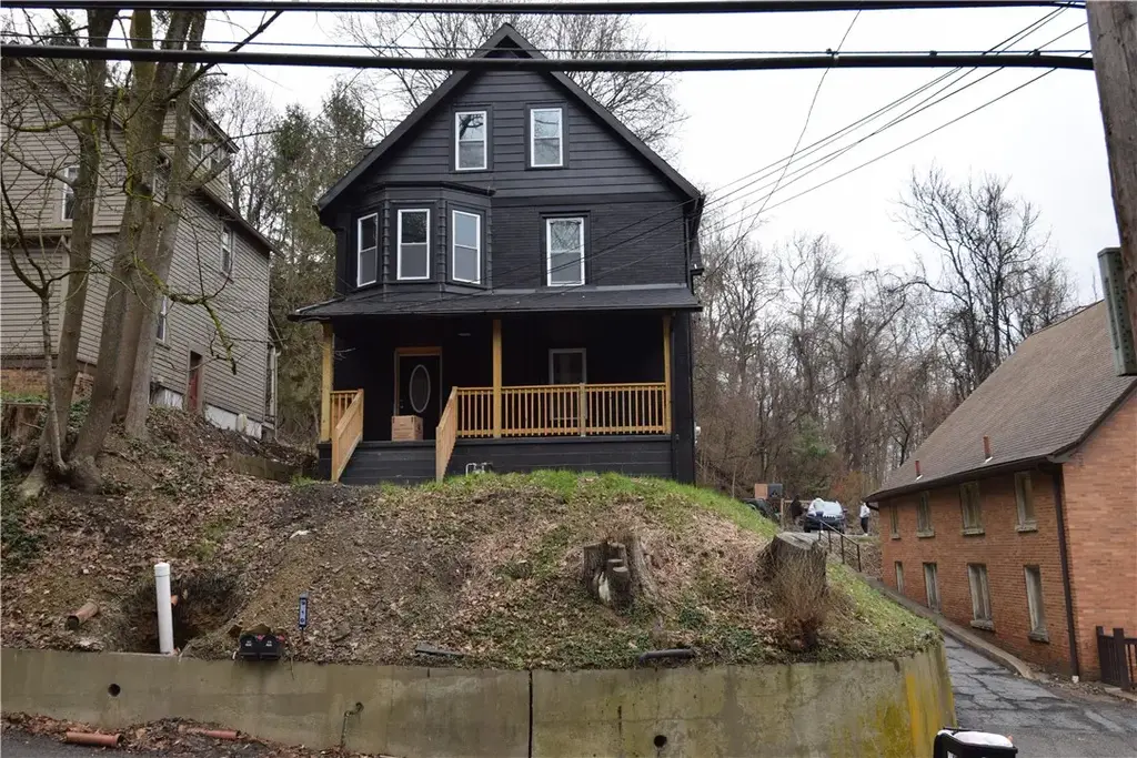 910 Main Street, Aliquippa