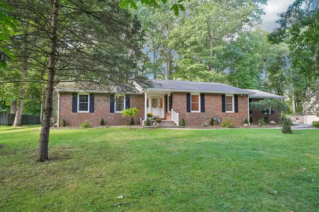 106 Longwell Drive, Pine