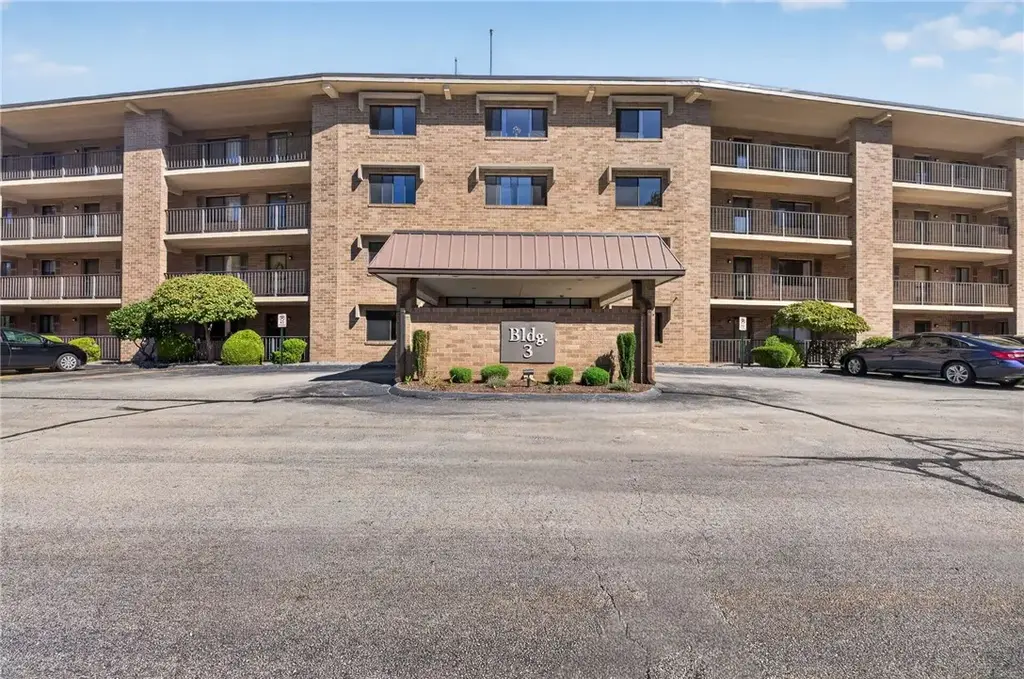 650 East Greenwich Ave # 3/405, West Warwick