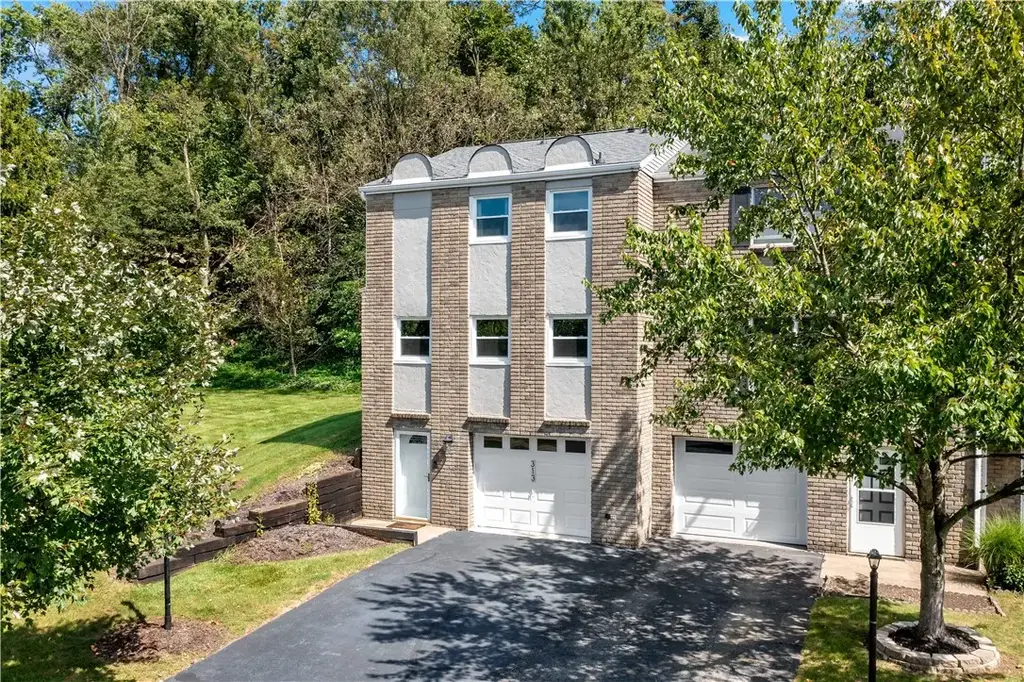 313 Joan Of Arcade Court , Jefferson Hills